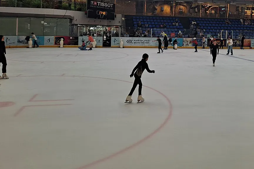 Indoor Activities in Dubai: 30 Places With Real Prices and 4 Ready-Made Days 8 Skaters on Dubai Ice Rink inside The Dubai Mall